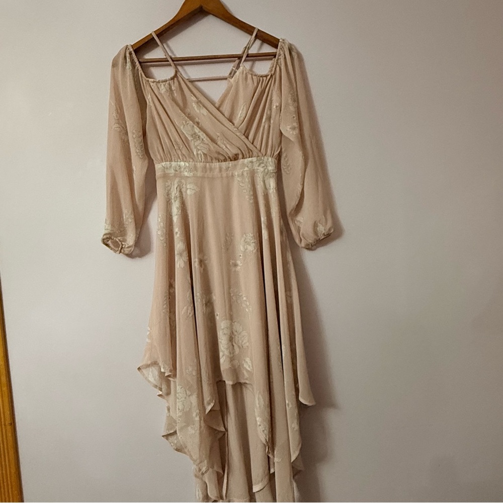 Express Blush Beige Floral Midi Dress